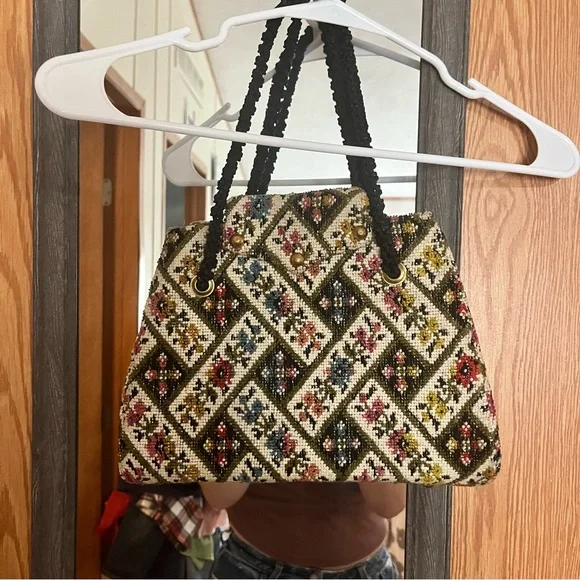 Elegant Black and Multicolor Embroidered Shoulder Bag - Picture 3 of 5